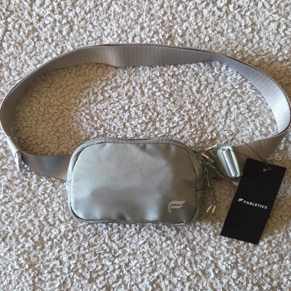 NWT Fabletics The Belt Bag Mini in Sage Grey